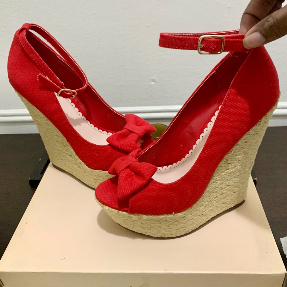 Haily Red Wedge